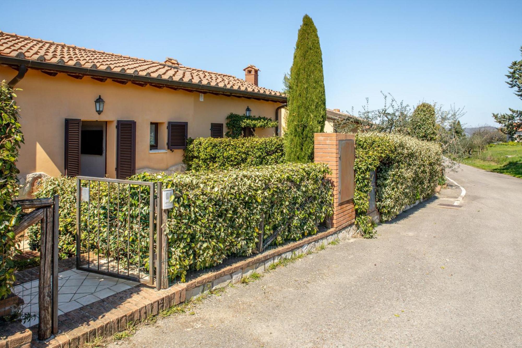 Noi 2 Vacanze - Il Nido Di Gina Contignano Exterior photo